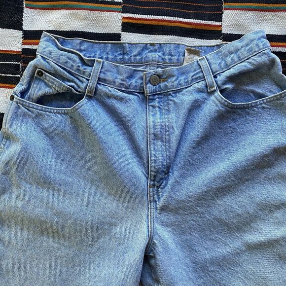 Vintage 90’s Gitano Light Wash Jean Shorts. Size 31 Waist. Cotton. Mom Shorts. - Picture 9 of 10